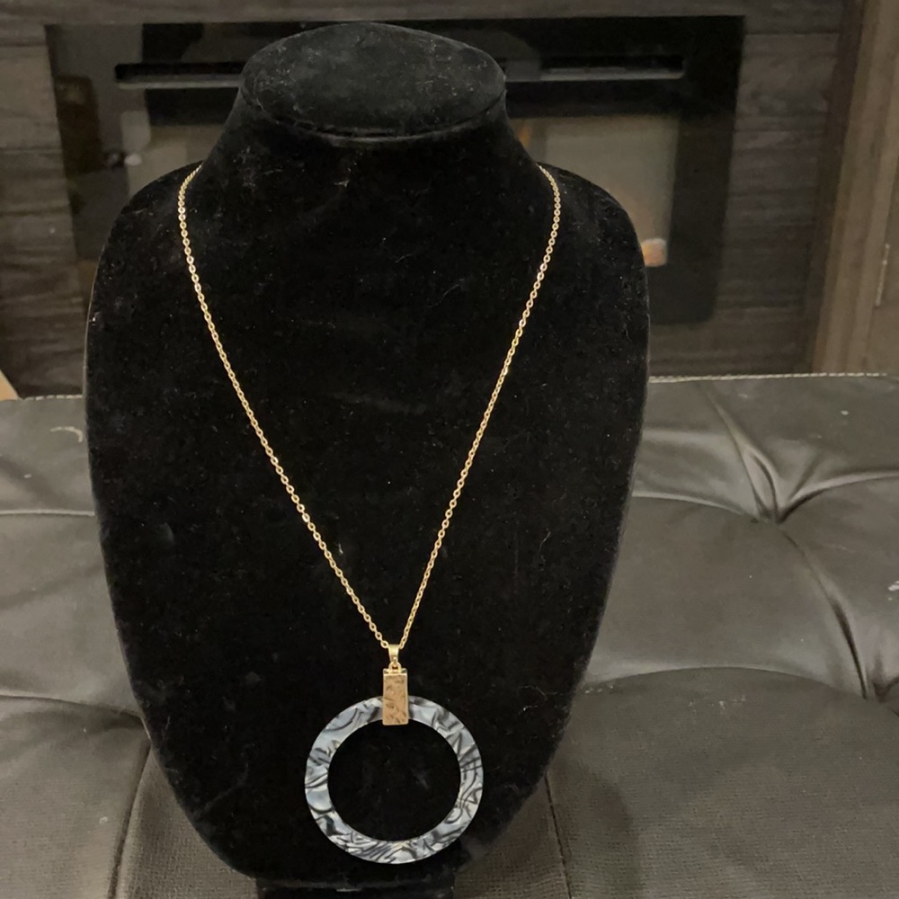 New Canvas Boutique Necklace White Black & Grey